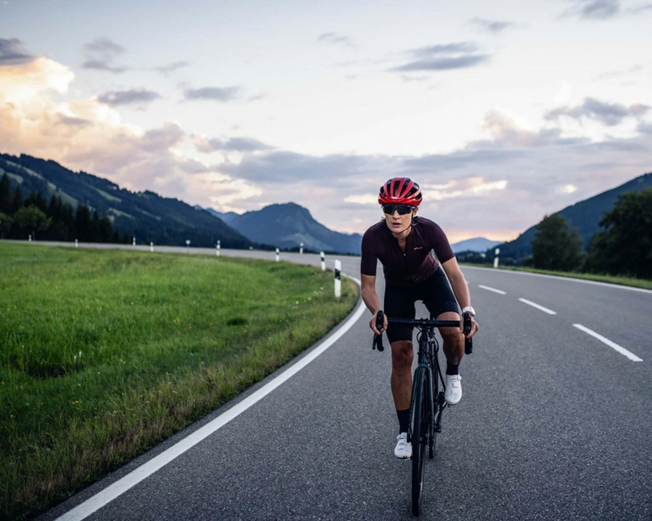 Abus Viantor Rennrad Fahrradhelm | Racing Red – Bild 5